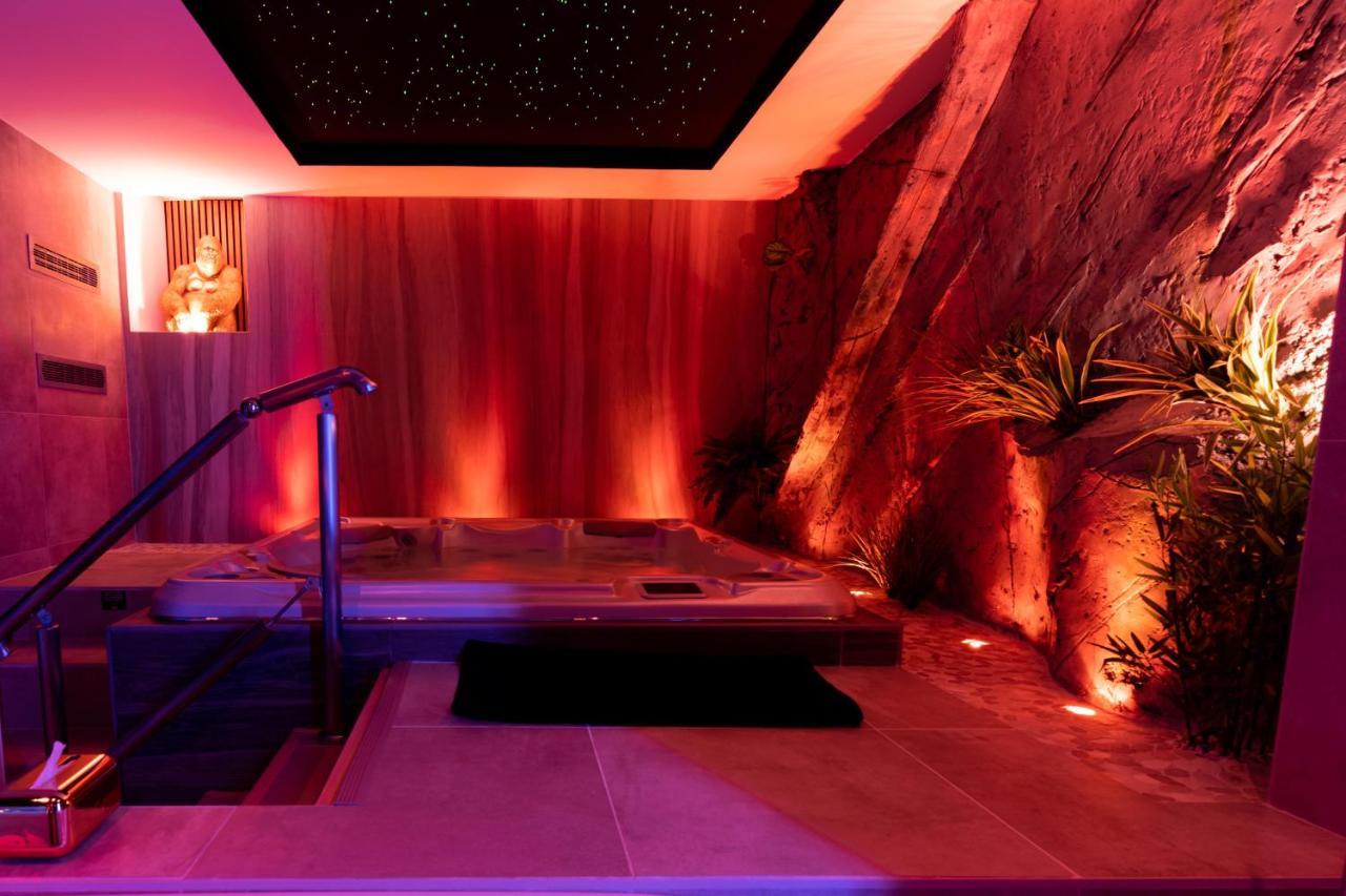Les Secrets Rooms - Bonneval - Love Room - Spa Et Hammam Privatif Екстериор снимка