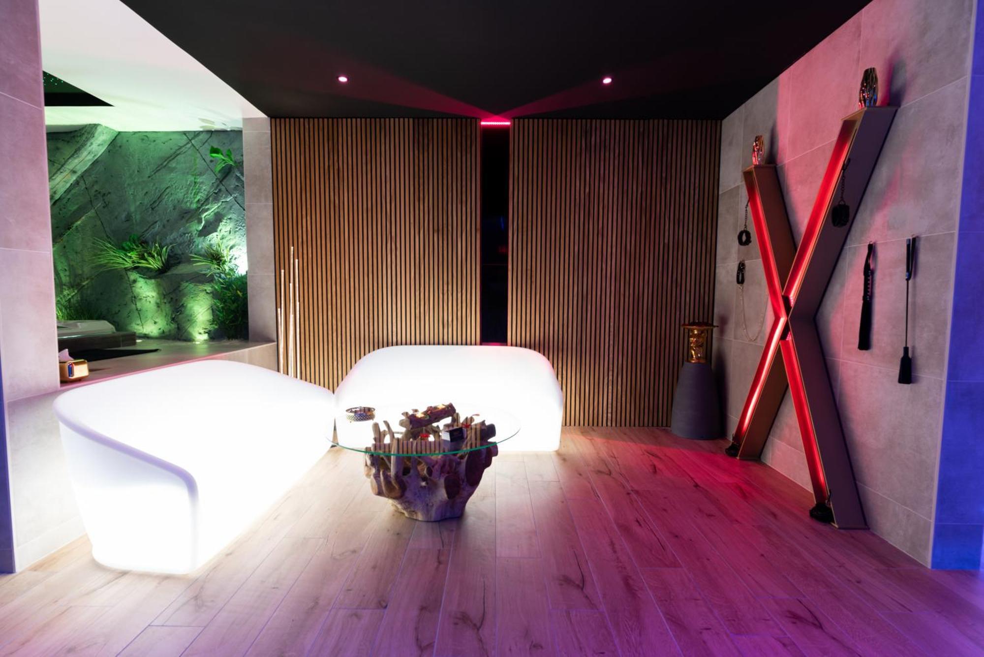 Les Secrets Rooms - Bonneval - Love Room - Spa Et Hammam Privatif Екстериор снимка